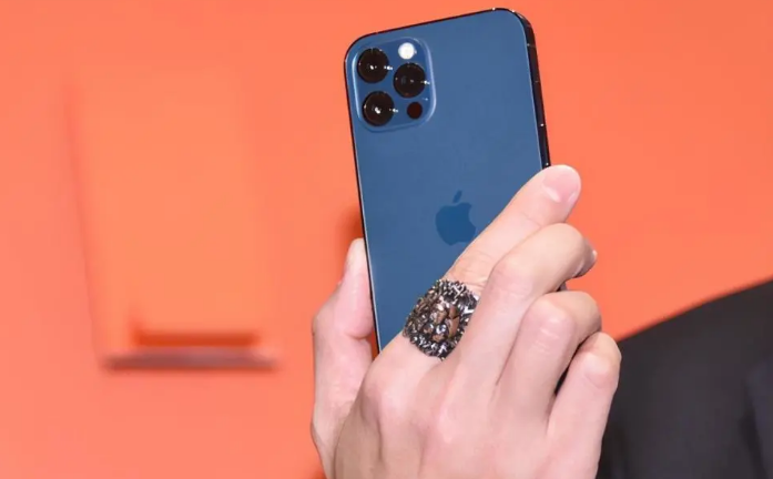 六合苹果手机维修分享iPhone12系列重启方法教程 
